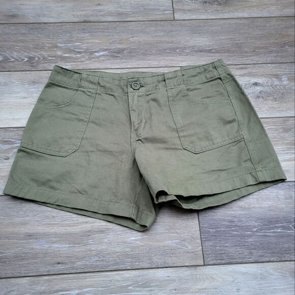 Gap size 8 summer shorts olive green khaki - Picture 1 of 9